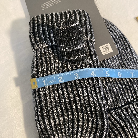 Soybu beanie pom pom & Mittens plush lining M/L - Picture 15 of 15